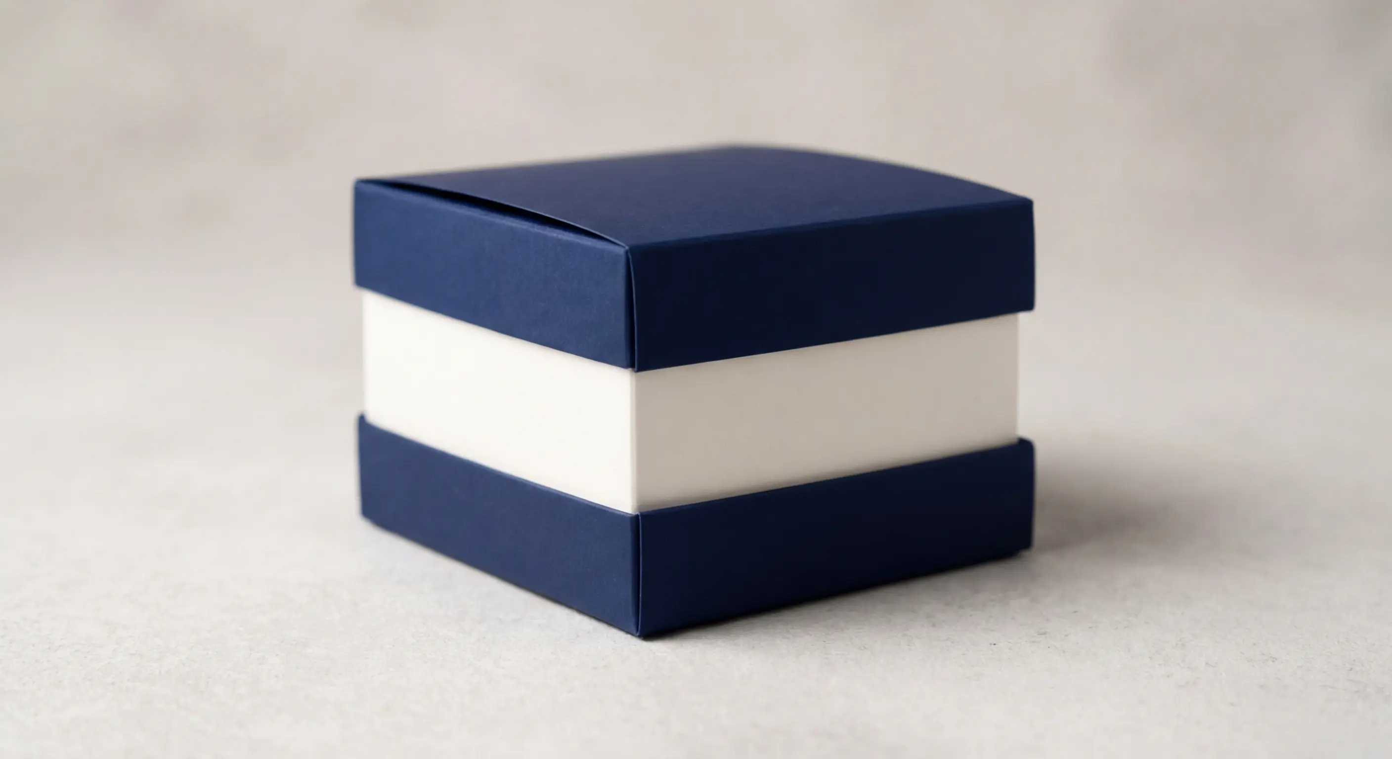 彩盒隨機版包裝設計，盲盒產品的編碼與防混版流程示意。